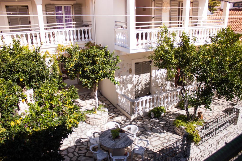 Апартаменти The Orange Garden Касіопі Екстер'єр фото